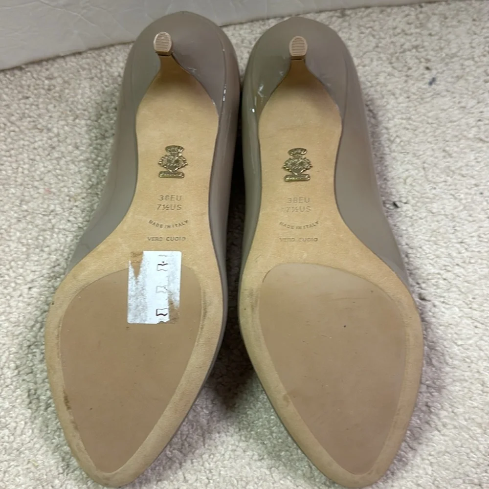 NEW!! Women’s Bally Taupe Patent Leather Kitten Heels Size 7.5M